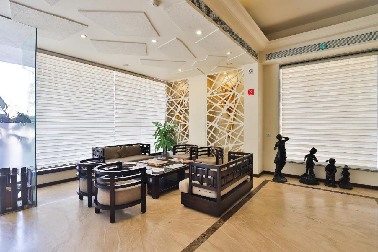 Oyo 4320 Hotel Aum Regency Vadodara Extérieur photo