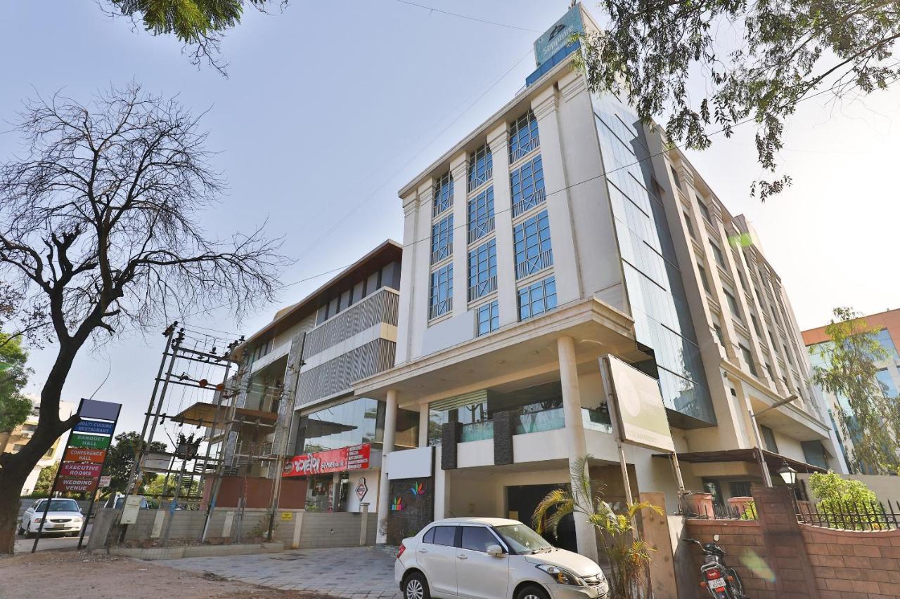 Oyo 4320 Hotel Aum Regency Vadodara Extérieur photo