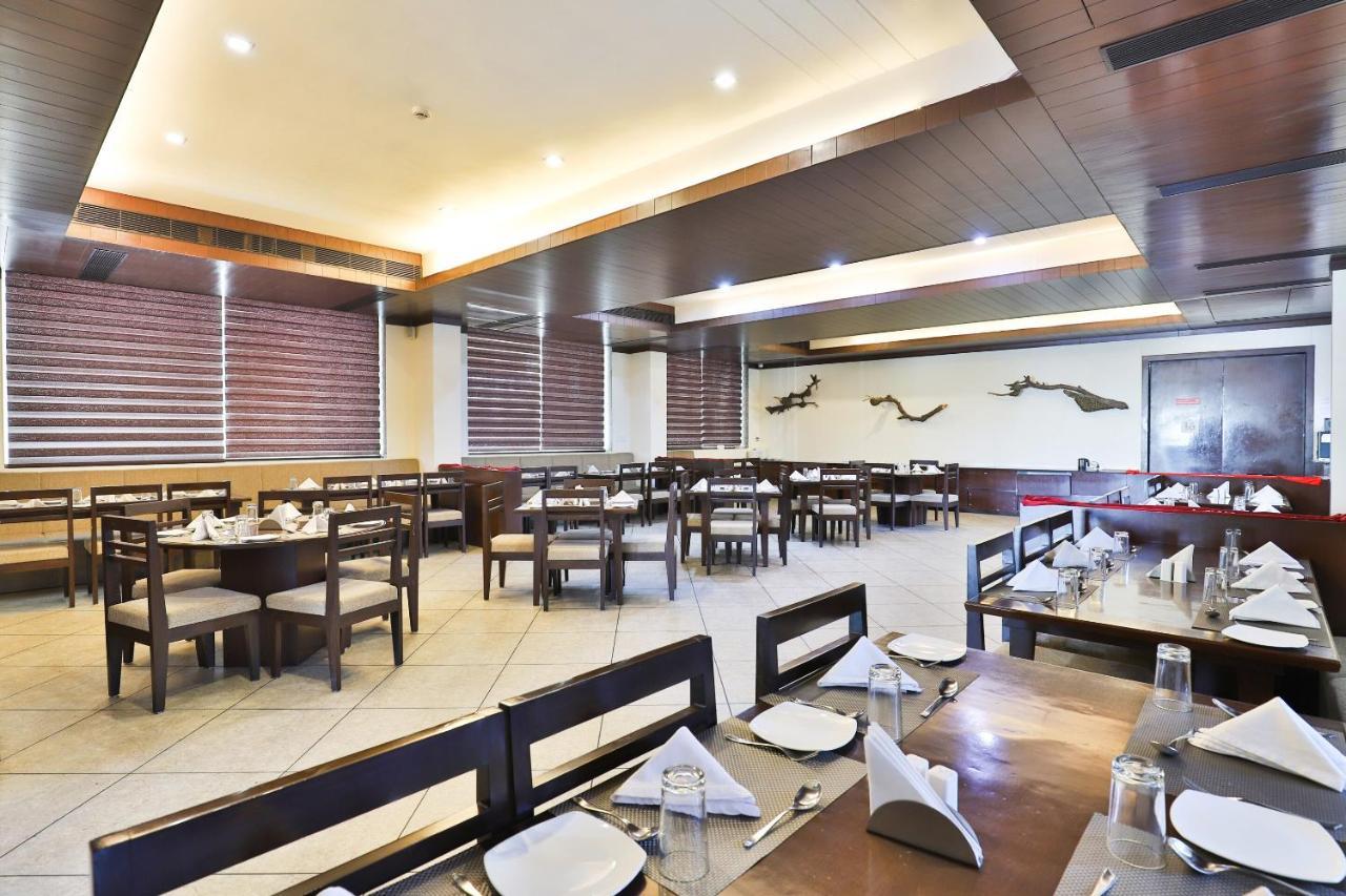 Oyo 4320 Hotel Aum Regency Vadodara Extérieur photo
