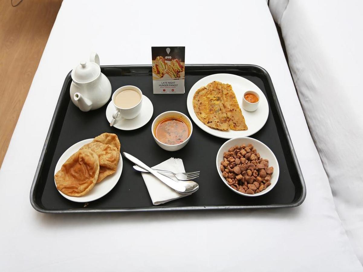 Oyo 4320 Hotel Aum Regency Vadodara Extérieur photo