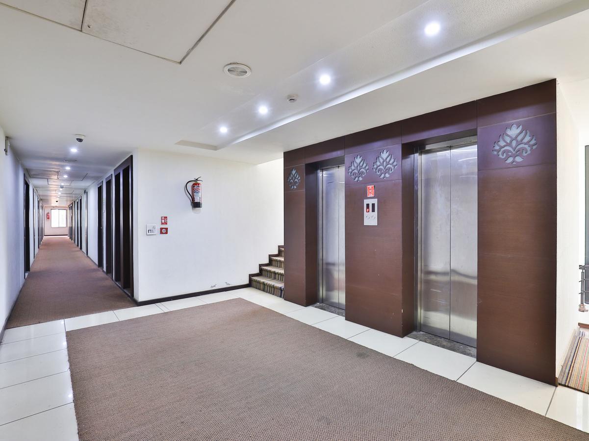 Oyo 4320 Hotel Aum Regency Vadodara Extérieur photo