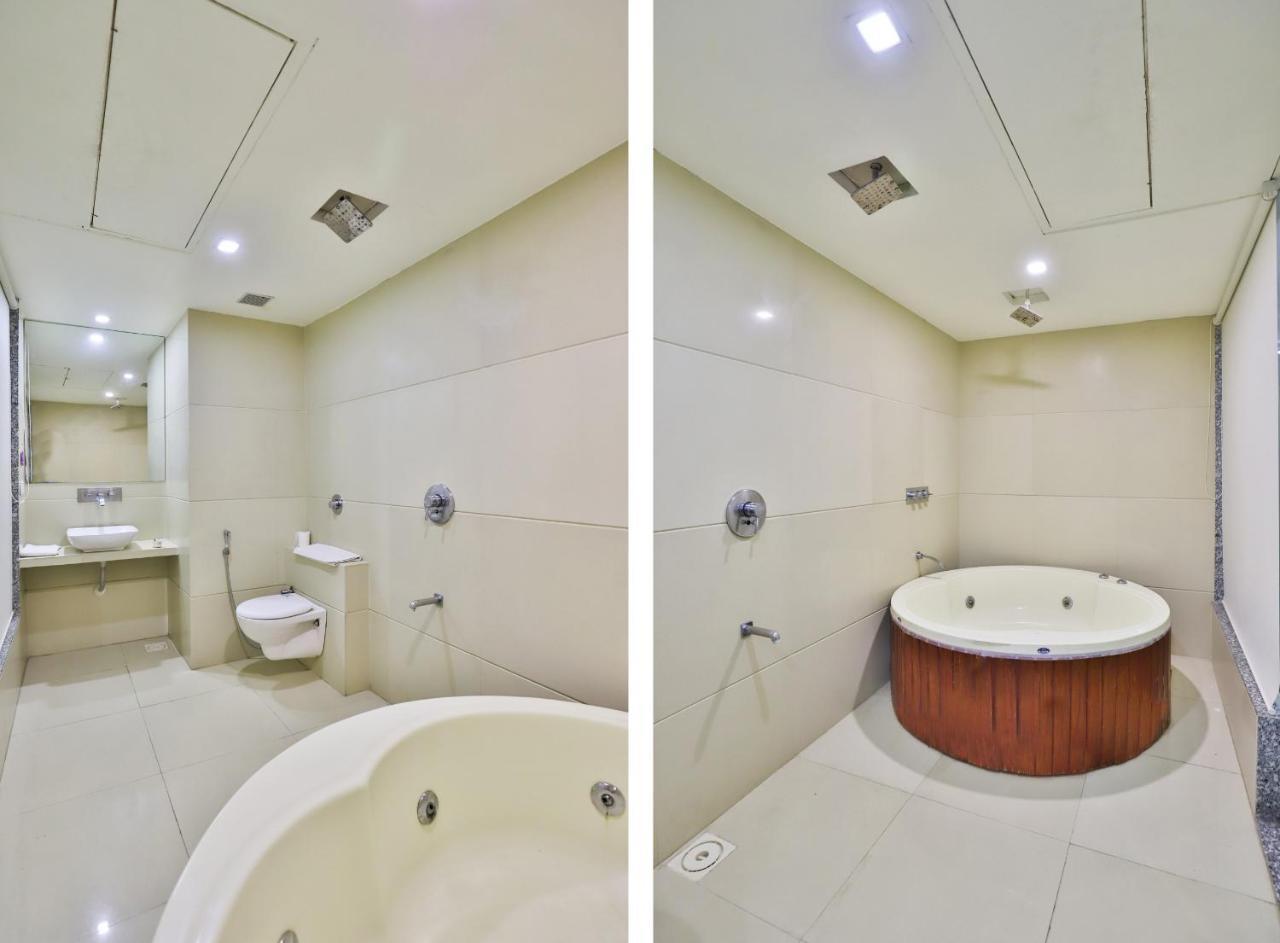 Oyo 4320 Hotel Aum Regency Vadodara Extérieur photo