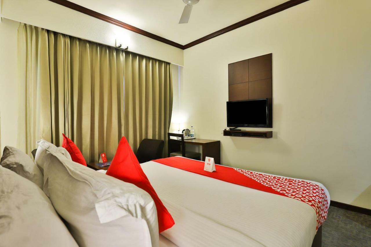Oyo 4320 Hotel Aum Regency Vadodara Extérieur photo